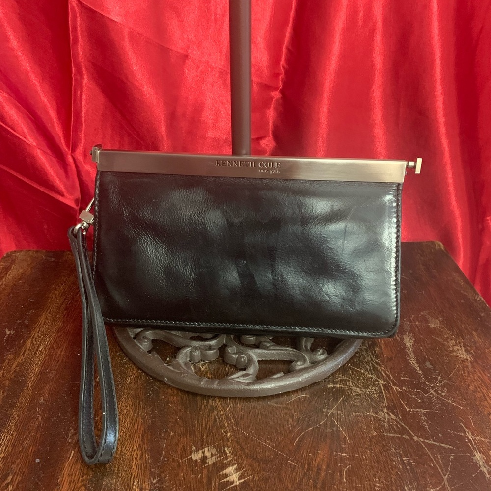 Kenneth Cole New York small Wristlet